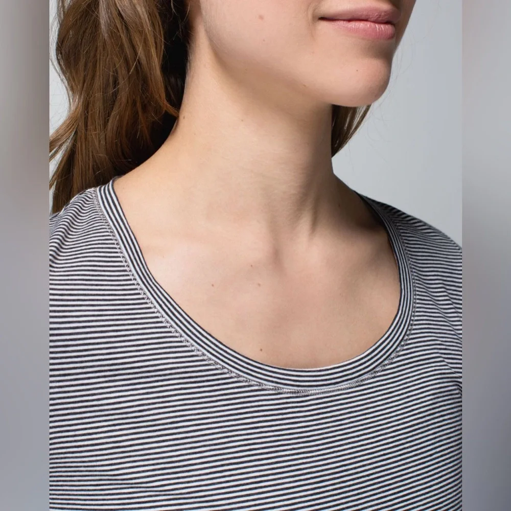Lululemon Every Yogi Tee Tonka Tee Engineer‎ Heathered Multi Size 4 P2P 16”